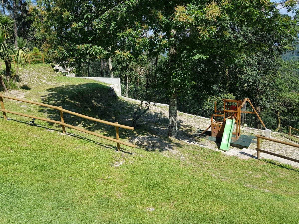 Quinta Da Tormenta -14 Pessoas- Cabeceiras De Basto 2 Casas E Piscina Privada 빌라 외부 사진